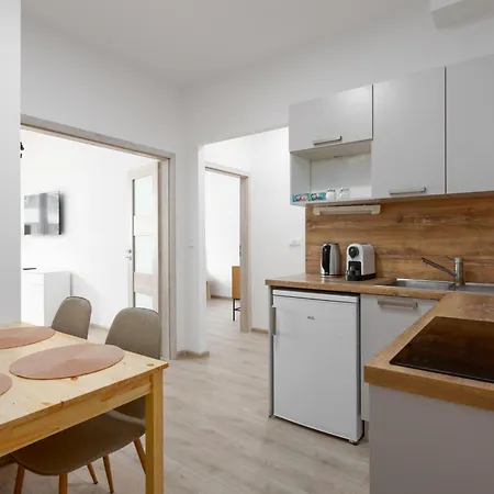 - 2 Bedrooms, Kitchen, Close To Metro Praga